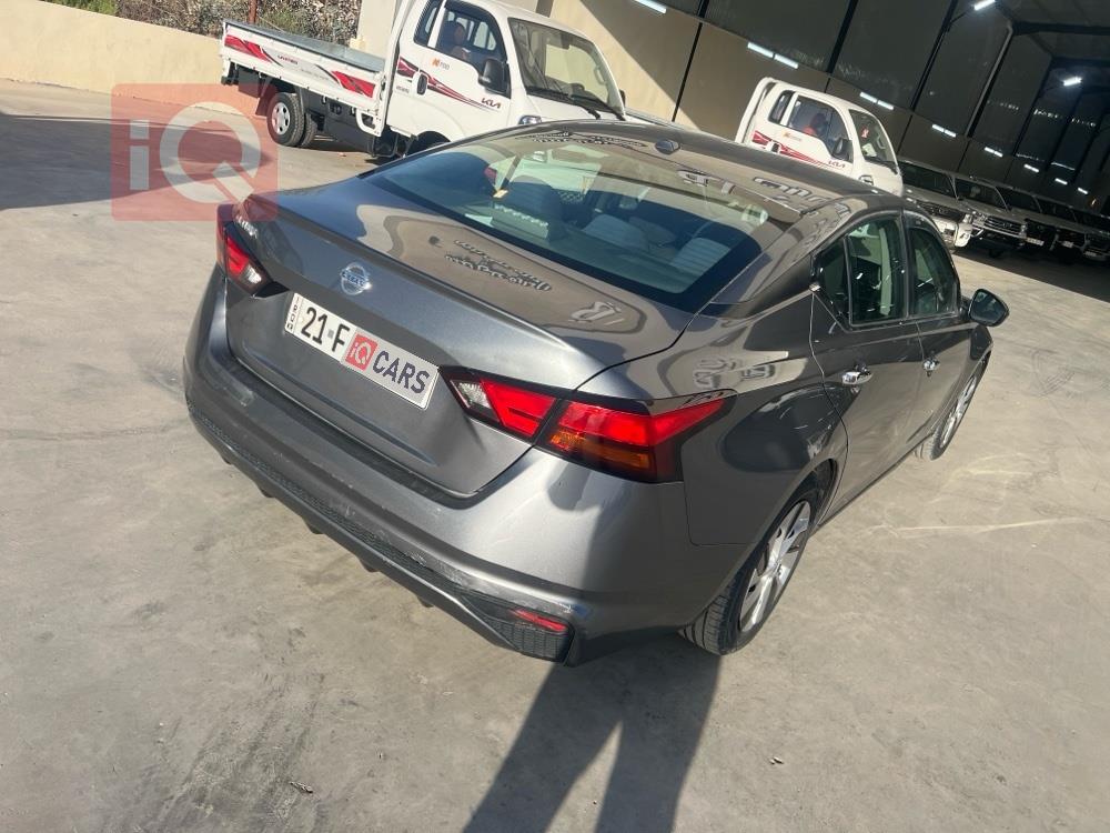 نیسان ئەلتیما